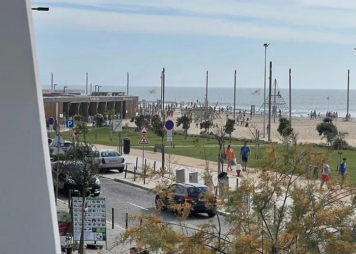 Qiu Lux Costa de Caparica