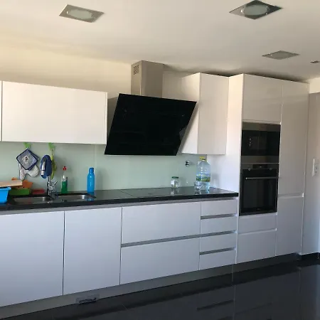 Qiu Lux Costa da Caparica